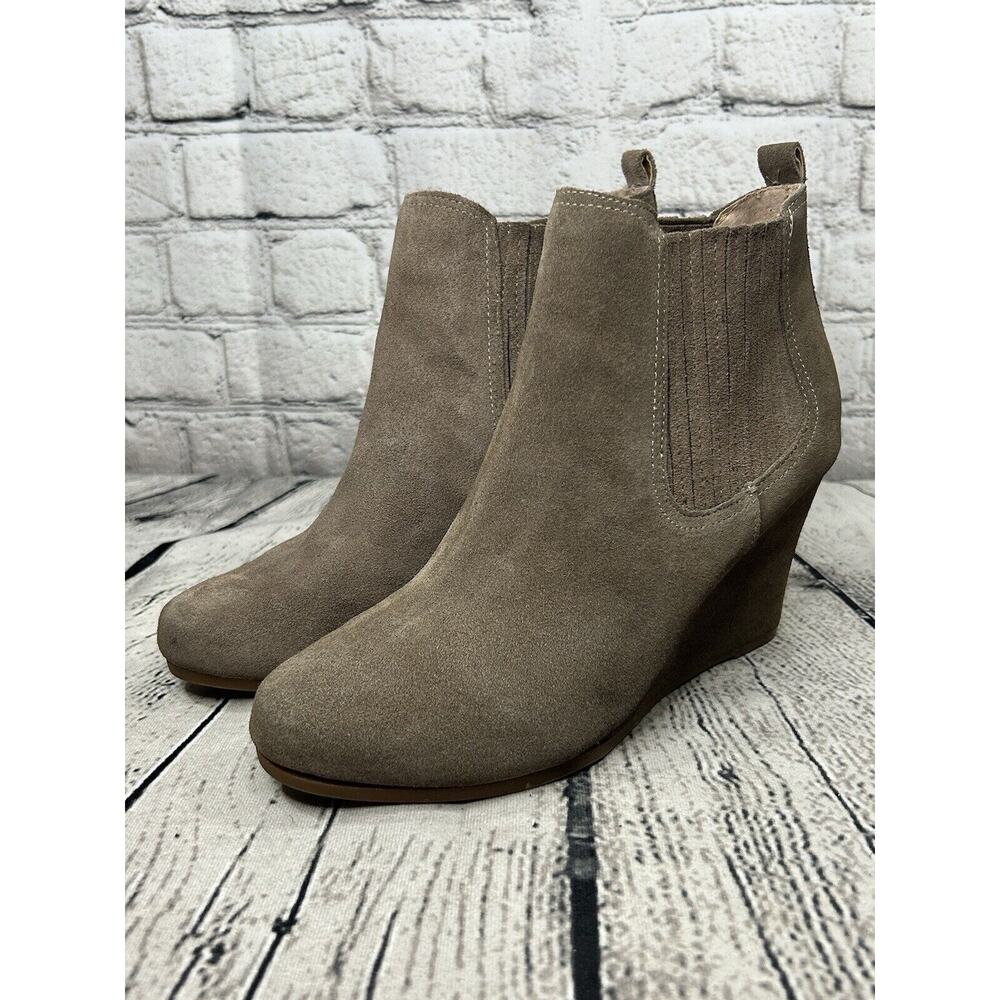 DV8 By Dolce Vita Boots Womens 9 Ankle Booties Hidden Wedge Pull On Gray Suede